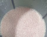 A picture of step 2 of Strawberry ice cream shake.