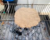 Foto del paso 3 de la receta: Pizza a la parrilla con masa integral