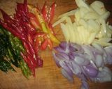 Foto langkah ke 5 dari resep Tumis Terong Bulat Udang Rebon.