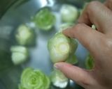 Hình bước làm 3 của món Cải thìa xào dầu hào