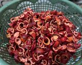 Foto langkah ke 1 dari resep Tumis kulit melinjo cumi pete.