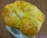 Hình bước làm 1 của món Bánh mì hoa cúc