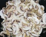 Foto del paso 3 de la receta: Solomillos de pollo en salsa
