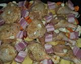 Tepsis csirkecomb vele sült krumplival és zöldségekkel recept fázis 2 fotója