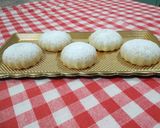 Foto del passaggio 5 della ricetta Biscotti spremiagrumi ripieni con marmellata di pesche