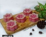 Foto langkah ke 3 dari resep Set Menu Dessert Simple Lapis Pepe Merah Putih, Bolu Selai Nanas Keju, Bolu Kukus Dua Telur.