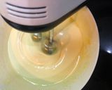 Hình bước làm 1 của món Bánh bông lan làm bằng nồi chiên không dầu (nckd)
