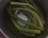Foto del paso 4 de la receta: Espárragos verdes con vinagreta templada de tomate 🍅
