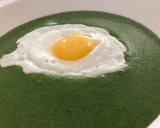 Spenótfőzelék recept tükörtojással (Parajfőzelék) recept fázis 8 fotója