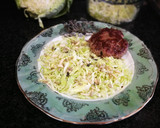 Foto del paso 4 de la receta: Hamburguesa al curry con ensalada de repollo y semillas al tomillo