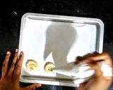 A picture of step 3 of Piping biscuit.
