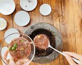รูปขั้นตอนการทำที่ 3 ของ น้ำพริกกะปิ หน่อไม้ต้มน้ำใบย่านาง by แม่บ้าน