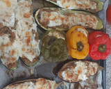 Foto del paso 6 de la receta: Calabacín, berenjena y pimientos tricolor rellenos gratinados