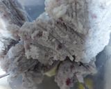 A picture of step 2 of Black currant and black raisins ice cream.