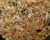 Foto langkah ke 2 dari resep Bawang goreng renyah.