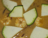 Foto del paso 8 de la receta: Bisque de langostinos con fideos fritos y gambas blancas