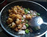 A picture of step 3 of Gobhi chilli.