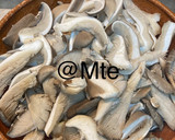 Foto del paso 2 de la receta: Setas al ajillo con jamón Mte