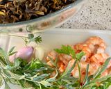 Une image de l'étape 1 de Pâtes, chanterelles et crevettes.