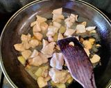 Foto langkah ke 4 dari resep Tumis daging ayam dan kacang panjang untuk diet rendah kalori.
