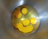Foto langkah ke 2 dari resep Bolu Sarang Semut (bolu karamel).