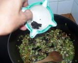 Foto del paso 3 de la receta: Espárragos verdes en salsa de trufas negras