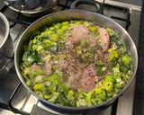 A picture of step 2 of Chicken and Spring Onion Zōsui (Japanese Rice Porridge).