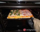 Φωτογραφία βήματος 25 της συνταγής “Carrot Pizza”, με gouda και κόκκινο κρεμμύδι