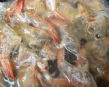 Foto del paso 2 de la receta: Chupe de Langostinos con Olluquito🇵🇪