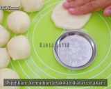 Foto langkah ke 6 dari resep Pizza Mini Simple Tanpa Telur.