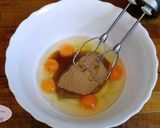 Foto del paso 2 de la receta: Bundt cake de mermelada de fresa