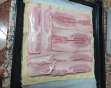 Foto del paso 6 de la receta: Empanada de pollo con bechamel, bacon, queso y jamón cocido
