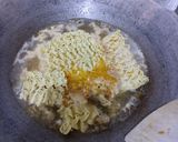 Foto langkah ke 3 dari resep Seblak Mie Baso Aci.