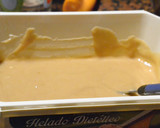 Foto del paso 1 de la receta: Tarta con masa quebrada, relleno dulce de leche casero y frutilla