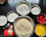 रवा टूटी फ्रूटी केक (rava tutty fruity cake recipe in marathi) रेसिपी स्टेप 1 फोटो 