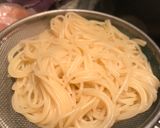 Foto langkah ke 3 dari resep Spaghetti Tuna Aglio Olio Simple!.