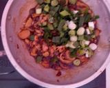 Foto langkah ke 2 dari resep Tumis ayam jamur merang.