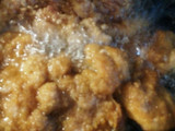 Pollo estilo Americano con espagueti rojo con salchicha
