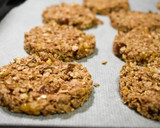 Foto del paso 6 de la receta: Galletas de avena tipo digestive con nueces y dátiles