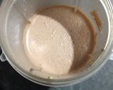 A picture of step 3 of Nutella banana milkshake.