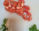 Foto langkah ke 1 dari resep Tomato Egg Drop Soup.