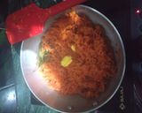 A picture of step 1 of Gajer ka halwa.