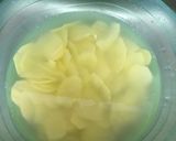A picture of step 2 of Homemade Deep Fried Potato Crisps.