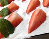 Sütés nélküli epres-kekszes gluténmentesen 🍓🍓 recept fázis 4 fotója