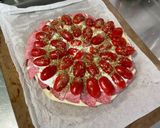 Une image de l'étape 9 de Tarte salée aux tomates, courgette, salami, mozzarella et brie de Meaux.