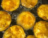 A picture of step 3 of Brinjal crispy fry.