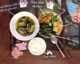 Hình bước làm 8 của món Cơm 1 người - Canh khổ qua nhồi thịt, trứng chiên thịt, rau muống xào, đậu hũ chiên giòn, dưa leo