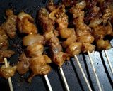 Foto langkah ke 8 dari resep Sate Kikil bumbu kacang #week8.