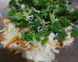Foto langkah ke 4 dari resep Mie Goreng Sayur.
