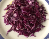 Foto del paso 3 de la receta: Carpaccio de bacalao ahumado sobre cama de lombarda